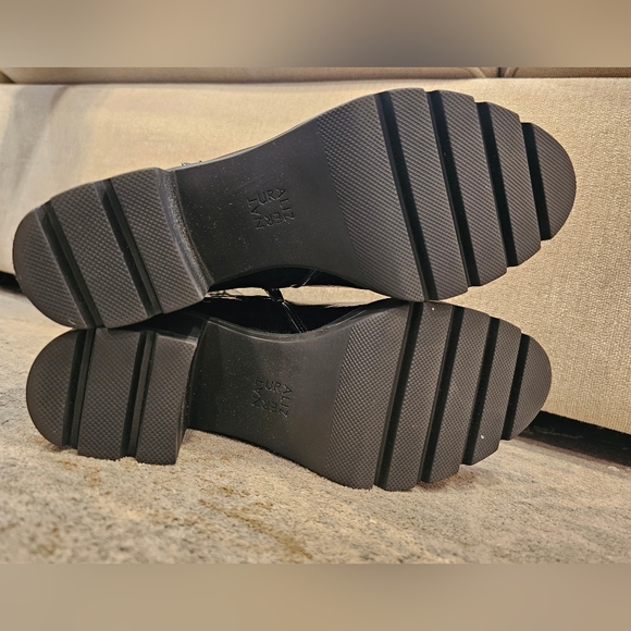 Naturalizer Verney Patent Leather Lug Boot, Sz 7.5 - Picture 5 of 5